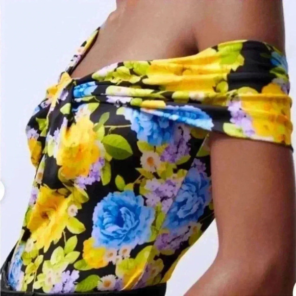 Zara Floral Bodysuit - Picture 4 of 9